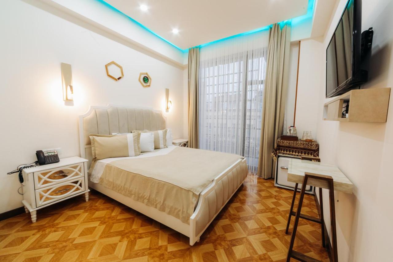 Hotel Luxin Tiflis Exterior foto