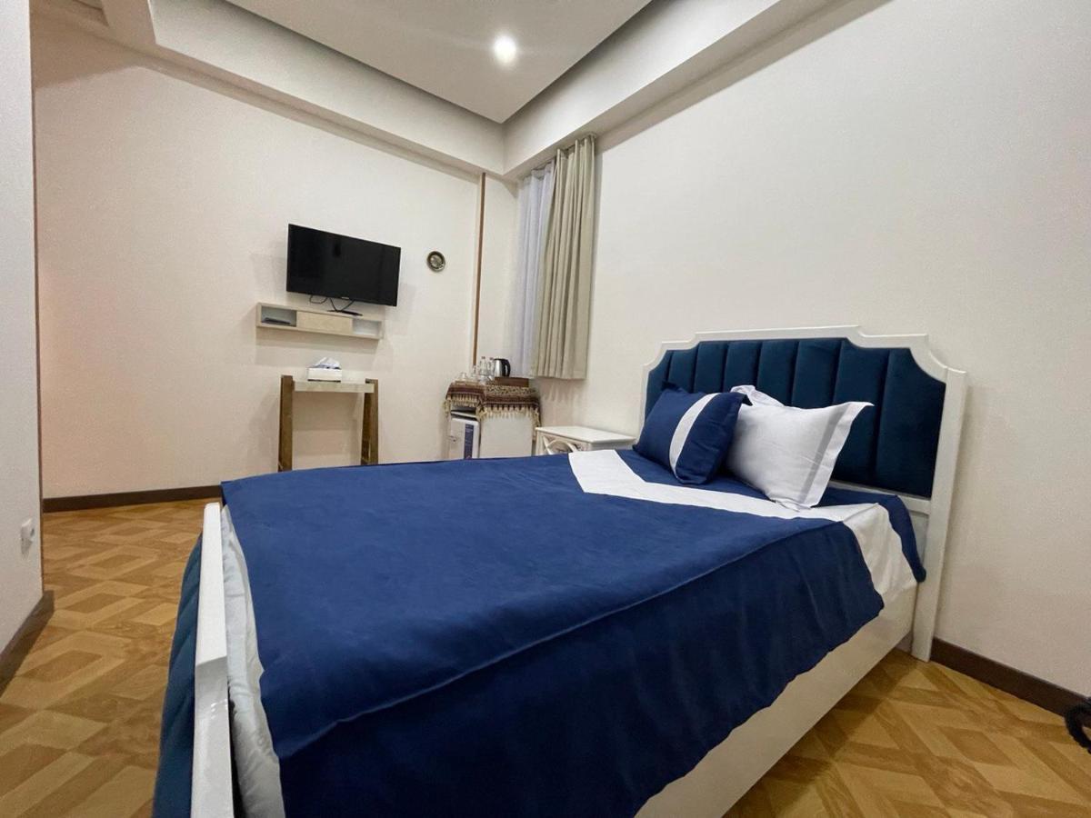 Hotel Luxin Tiflis Exterior foto