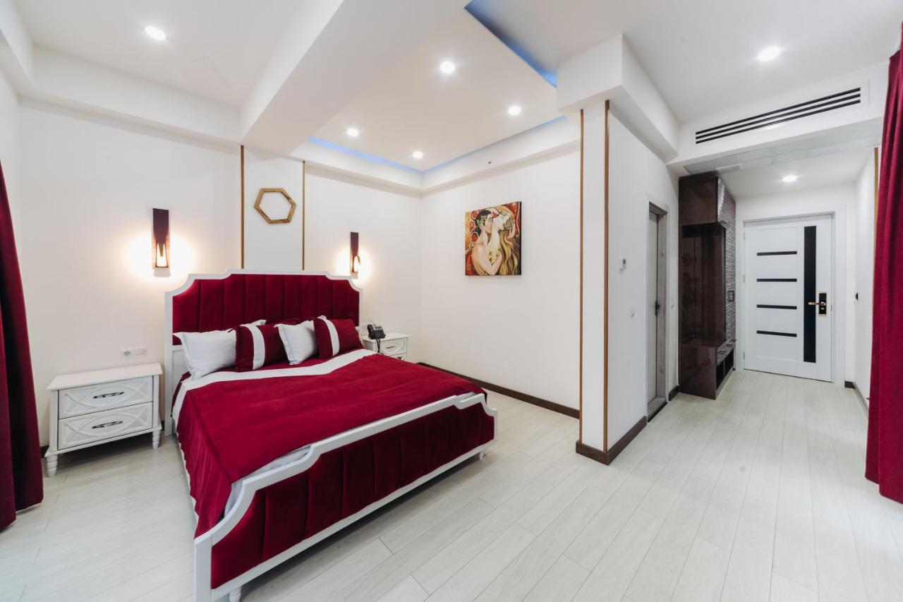 Hotel Luxin Tiflis Exterior foto