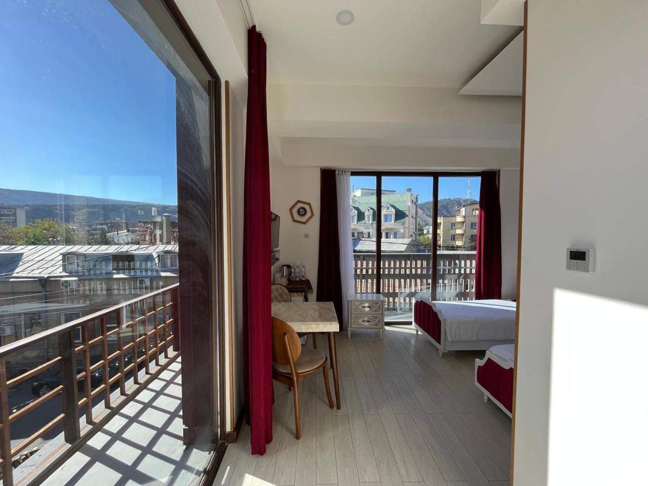 Hotel Luxin Tiflis Exterior foto