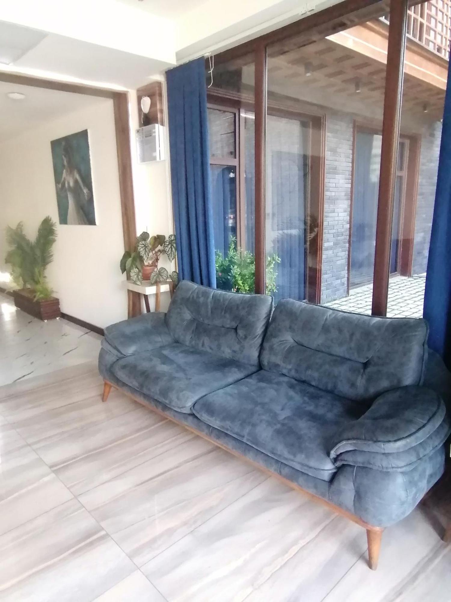 Hotel Luxin Tiflis Exterior foto