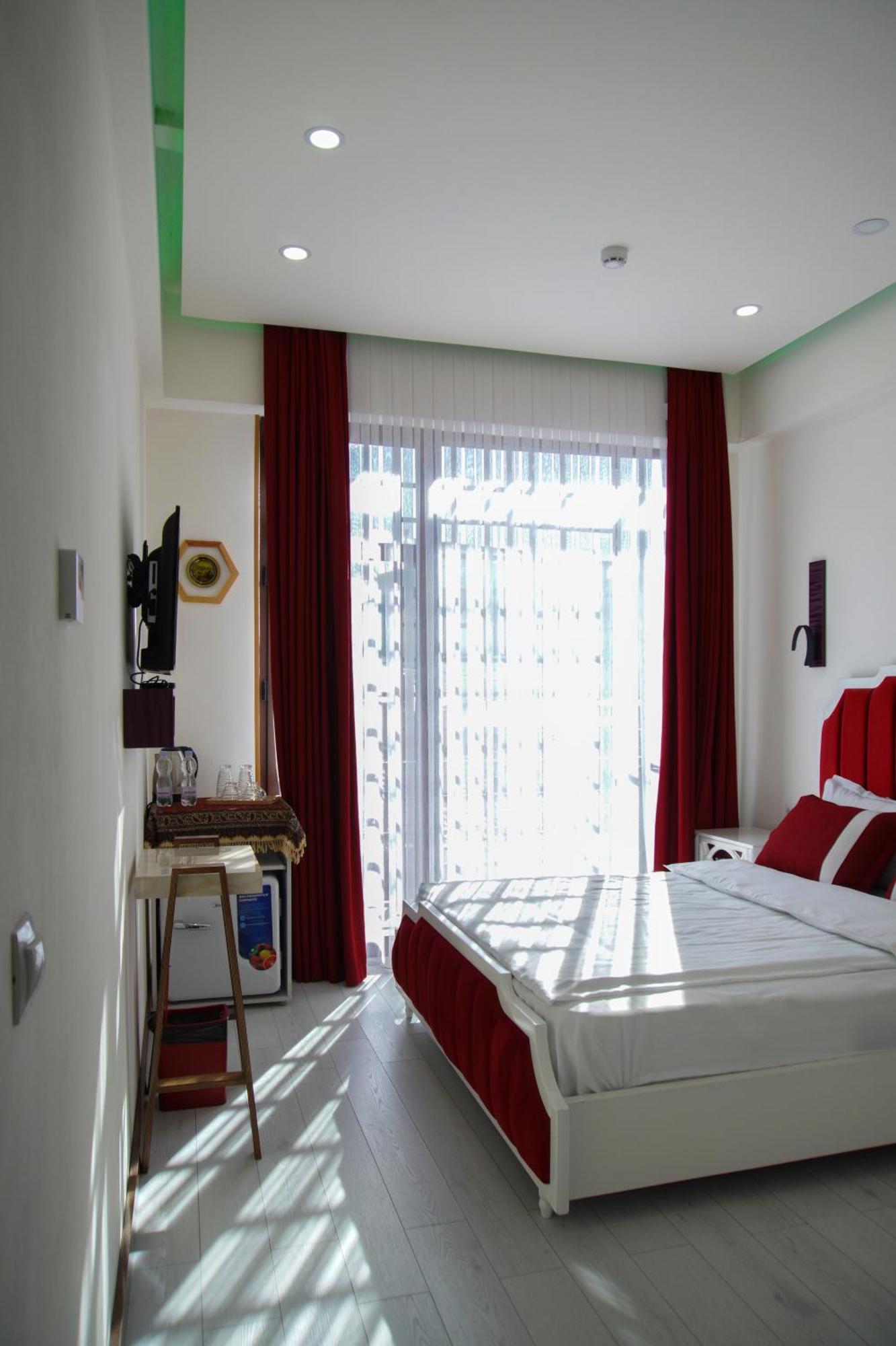 Hotel Luxin Tiflis Exterior foto