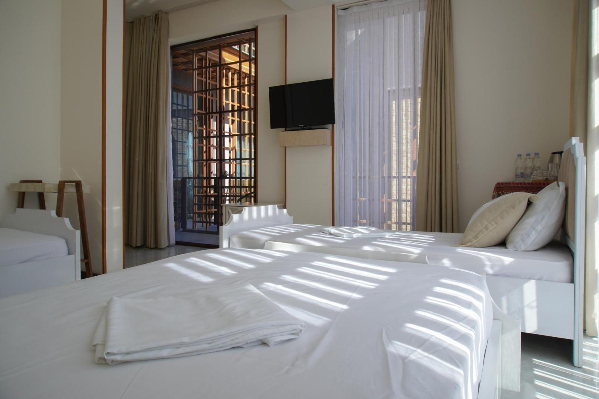 Hotel Luxin Tiflis Exterior foto