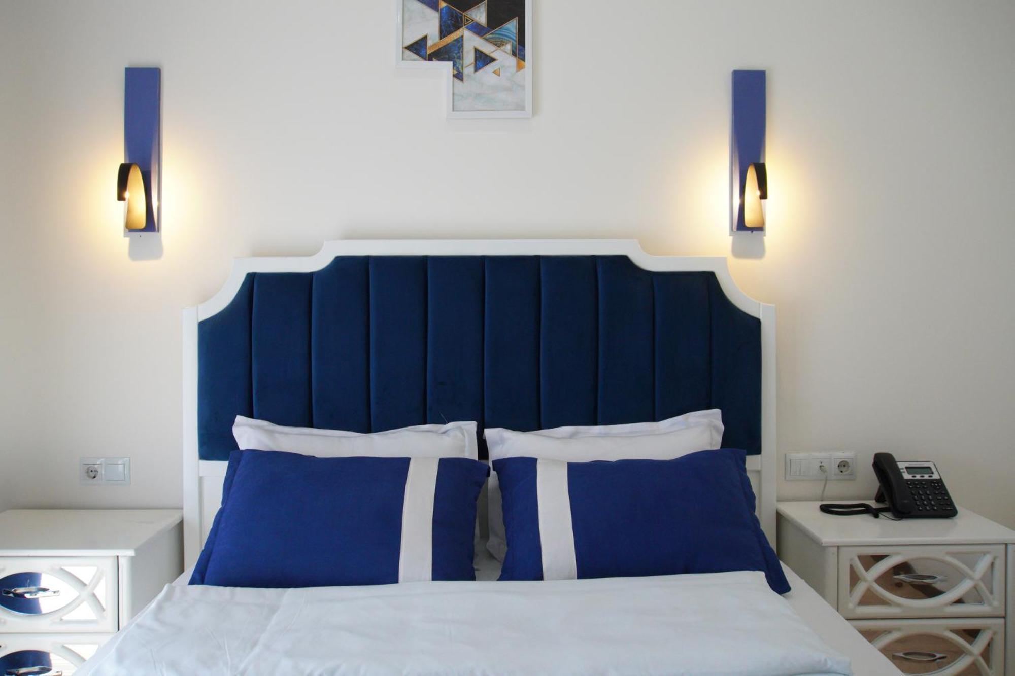Hotel Luxin Tiflis Exterior foto