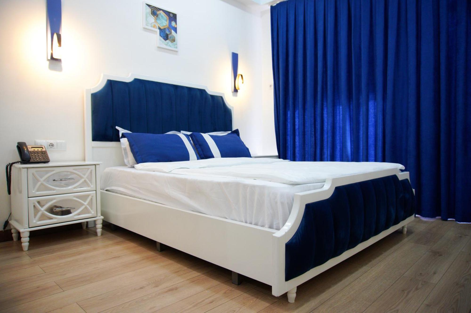 Hotel Luxin Tiflis Exterior foto