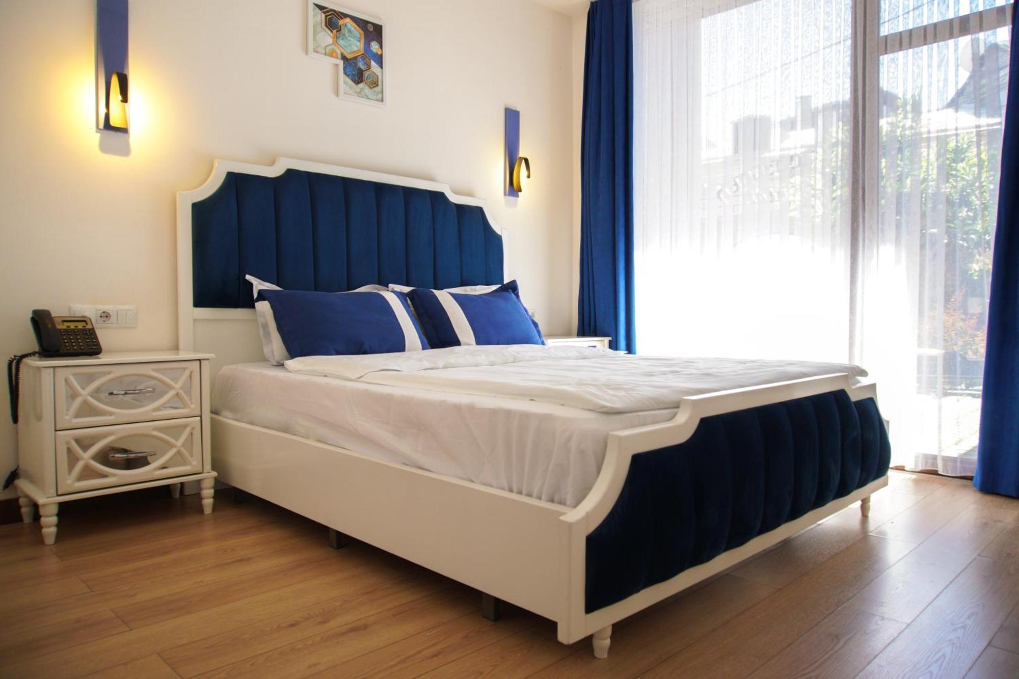 Hotel Luxin Tiflis Exterior foto