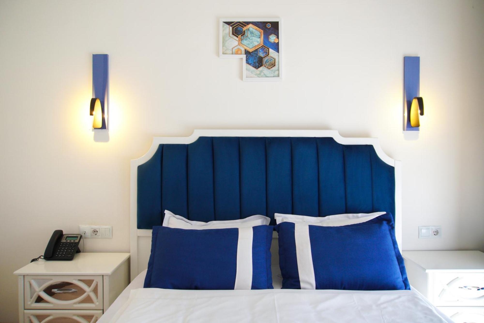 Hotel Luxin Tiflis Exterior foto